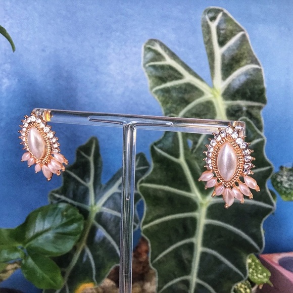Faux Pearls Earrings NWT - Picture 1 of 6